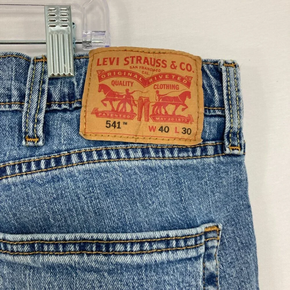 Levi’s 541‎ Men’s size 40x28 Blue Athletic Fit Jeans Casual